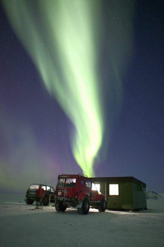  . (Aurora Borealis)
