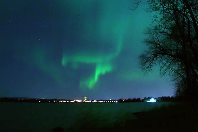  . (Aurora Borealis)