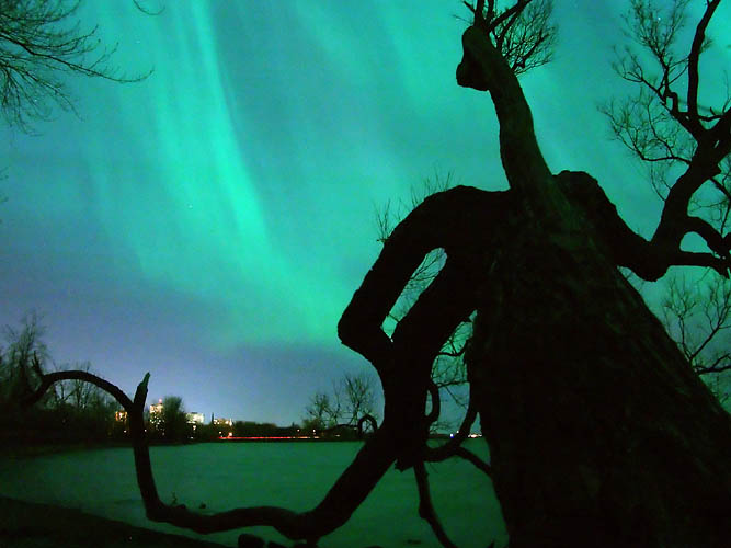  . (Aurora Borealis)
