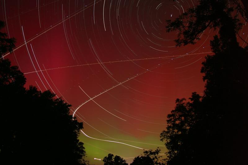  . (Aurora Borealis)