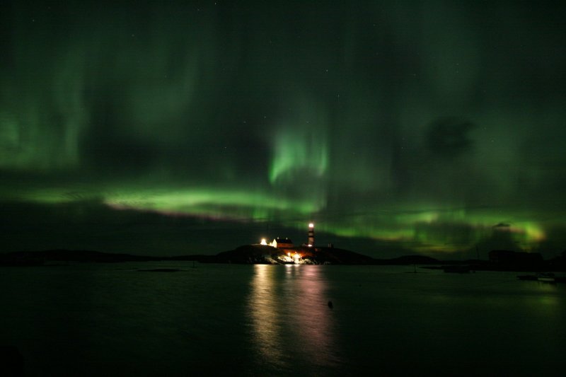  . (Aurora Borealis)