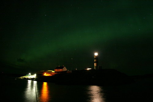  . (Aurora Borealis)