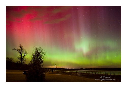  . (Aurora Borealis)