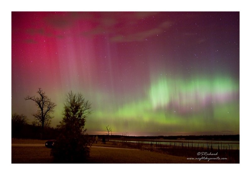  . (Aurora Borealis)