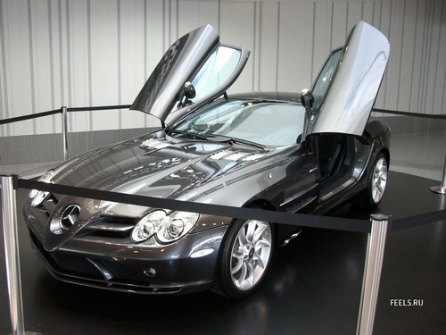  Mercedes -     